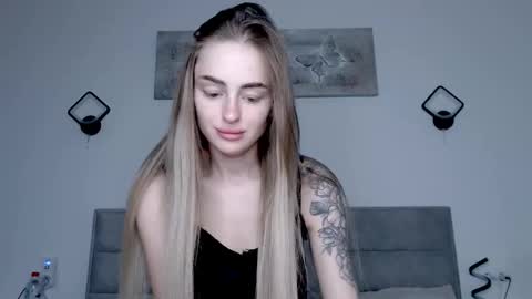 Snapshot of rita_orra chatting on 09.12.25 Rita online show from 09.12.25