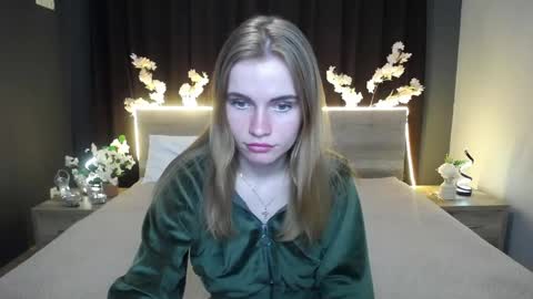 Snapshot of ritakiskis chatting on 04.17.26 ritakiskis online show from 04.17.26
