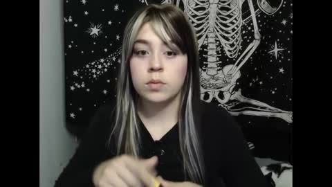 PeachSalinger online show from 09.25.25