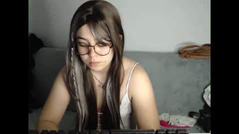 PeachSalinger online show from 09.28.25