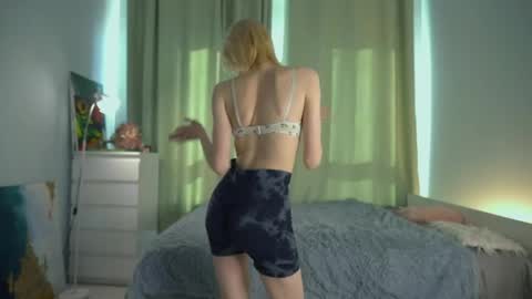 Akemi online show from 04.16.26