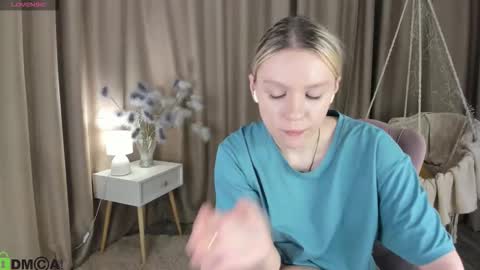 river_stoynee online show from 10.22.25