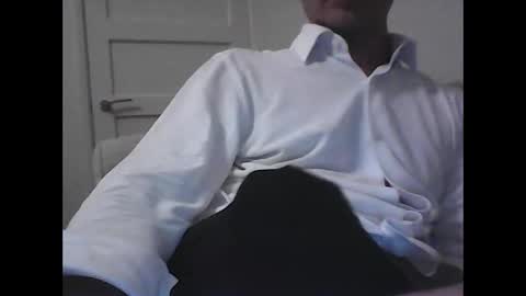 Wednesday morning online show from 10.28.25