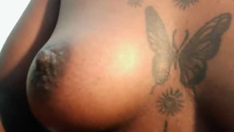 Snapshot of rlessing chatting on 10.10.25 rlessing online show from 10.10.25