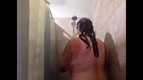 Snapshot of rnrbeauty99 chatting on 09.26.25 rnrbeauty99 online show from 09.26.25