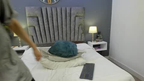 Roan Birkin online show from 02.06.25