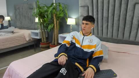 Roan Birkin online show from 02.10.25