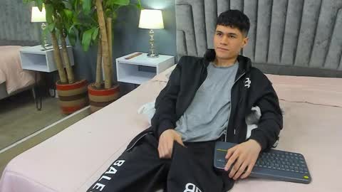 Roan Birkin online show from 02.12.25