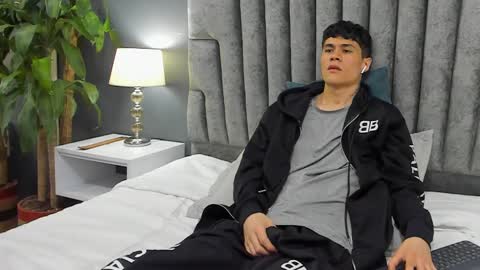 Roan Birkin online show from 02.26.25