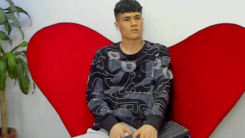 Roan Birkin online show from 03.09.25