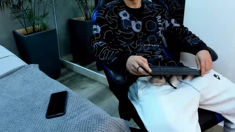 Roan Birkin online show from 11.17.25