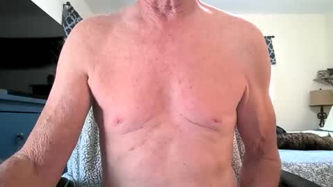 Snapshot of robert45556 chatting on 10.22.25 robert online show from 10.22.25