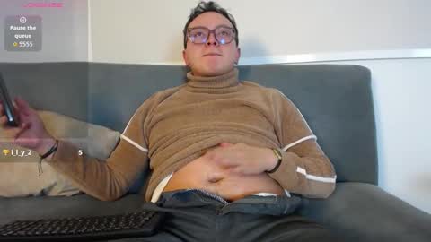 Snapshot of robert_honey chatting on 09.30.25 Robert online show from 09.30.25