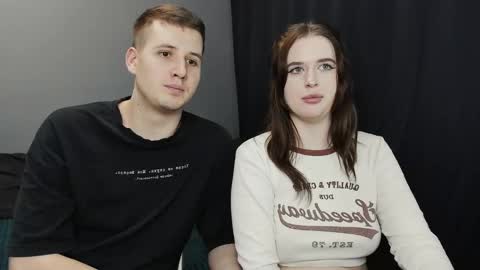 Snapshot of robert_lisa chatting on 02.10.25 Lisa and Robert i am online all days 900 am GMT3 online show from 02.10.25