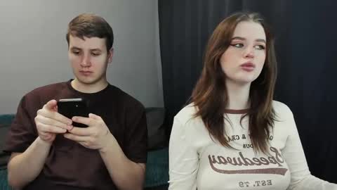 Snapshot of robert_lisa chatting on 03.06.25 Lisa and Robert i am online all days 900 am GMT3 online show from 03.06.25