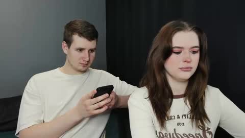 Snapshot of robert_lisa chatting on 03.11.25 Lisa and Robert i am online all days 900 am GMT3 online show from 03.11.25