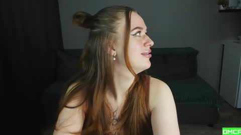 Snapshot of robert_lisa chatting on 10.28.25 Lisa and Robert i am online all days 900 am GMT3 online show from 10.28.25