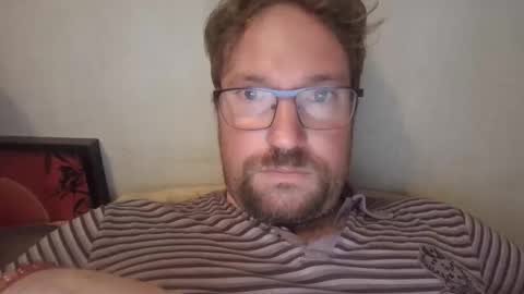 robinouhot online show from 10.21.25