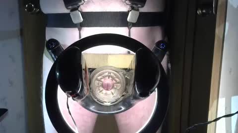 Snapshot of robodickmilker chatting on 03.07.25 Robodickmilker online show from 03.07.25