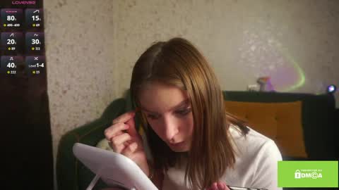 Snapshot of robynsentinella chatting on 04.29.26 robynsentinella online show from 04.29.26