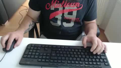 Snapshot of robzombi chatting on 09.11.25 Rockbart online show from 09.11.25