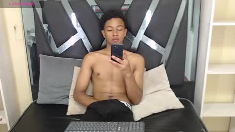 Snapshot of rocco_grey chatting on 10.06.25 ROCCO online show from 10.06.25