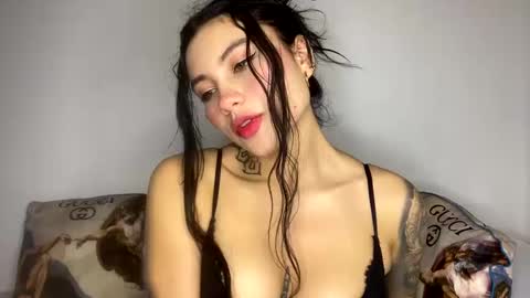Snapshot of rockandlovexx chatting on 01.30.25 Samantha Estephania online show from 01.30.25