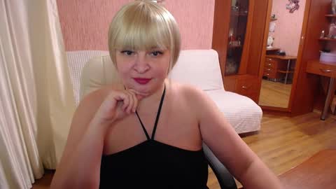 Snapshot of rocknlinxx chatting on 09.30.25 Rocknlinxx online show from 09.30.25