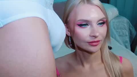 Lina and Den online show from 11.25.25