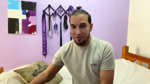 Thiago independent model online show from 02.02.25