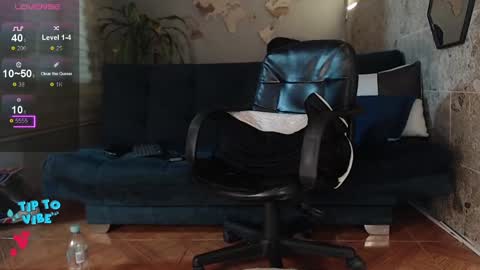 Snapshot of rogert_xx chatting on 02.11.25 Rogert online show from 02.11.25