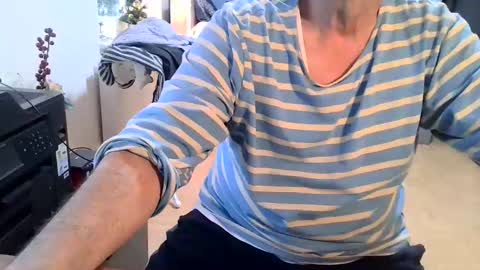 Snapshot of rolandloser1000 chatting on 12.19.24 rolandloser1000 online show from 12.19.24