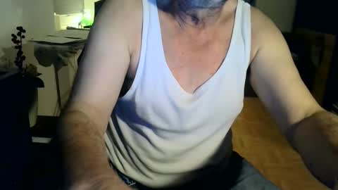 Snapshot of rolandloser1000 chatting on 01.11.25 rolandloser1000 online show from 01.11.25