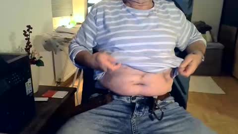 Snapshot of rolandloser1000 chatting on 01.17.25 rolandloser1000 online show from 01.17.25