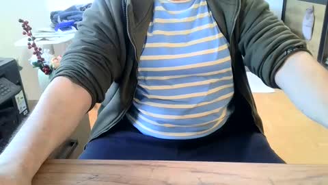 Snapshot of rolandloser1000 chatting on 01.29.25 rolandloser1000 online show from 01.29.25