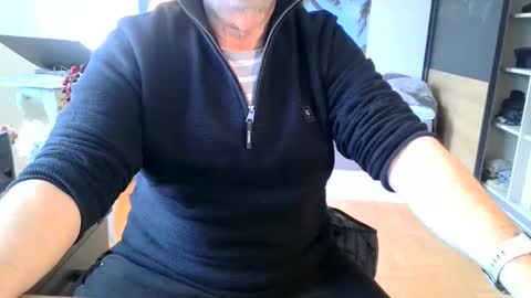 Snapshot of rolandloser1000 chatting on 02.21.25 rolandloser1000 online show from 02.21.25