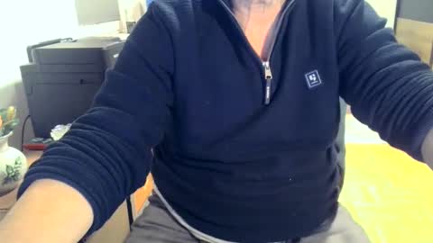 Snapshot of rolandloser1000 chatting on 03.01.25 rolandloser1000 online show from 03.01.25