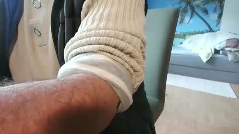 Snapshot of rolandloser1000 chatting on 10.17.25 rolandloser1000 online show from 10.17.25