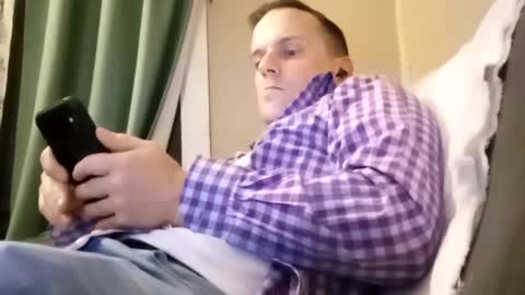 Snapshot of rollinhard2525 chatting on 12.28.24 rollinhard2525 online show from 12.28.24