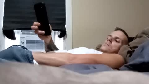 Snapshot of rollinhard2525 chatting on 11.08.25 rollinhard2525 online show from 11.08.25