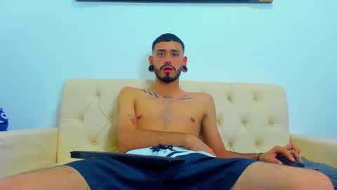 Snapshot of rolo_martinez chatting on 09.24.25 rolo martinez online show from 09.24.25