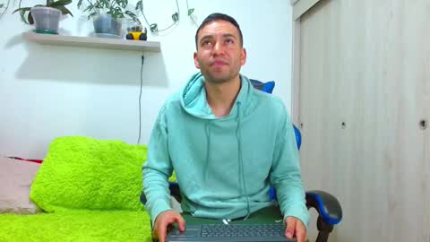 Snapshot of rolos_hot32 chatting on 01.08.26 rolos_hot32 online show from 01.08.26