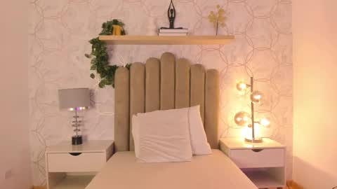   online show from 12.04.24