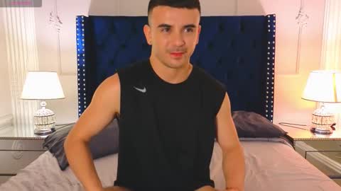 Snapshot of roman_chase chatting on 10.18.25   online show from 10.18.25