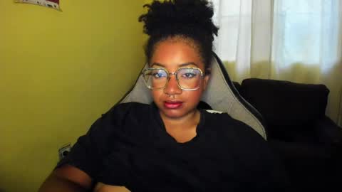 Snapshot of romantic_stargirl chatting on 04.23.26 Is A Belle online show from 04.23.26
