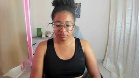 Snapshot of romantic_stargirl chatting on 05.13.26 Is A Belle online show from 05.13.26