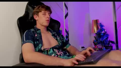 Snapshot of romeo_ricci1 chatting on 12.28.24 Romeo Ricci online show from 12.28.24