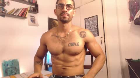Snapshot of romeocolin_ chatting on 07.15.26 R O M E O online show from 07.15.26