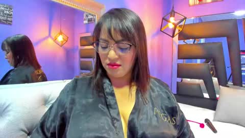 Romi  online show from 10.08.25