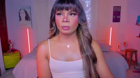 Snapshot of romirousexx chatting on 10.01.25 Romi Rouse online show from 10.01.25